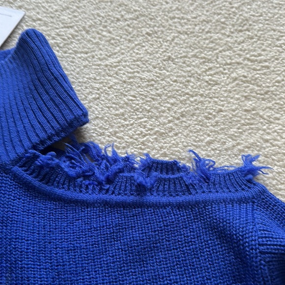 Lovers + Friends Turtle neck sweater - Picture 6 of 9